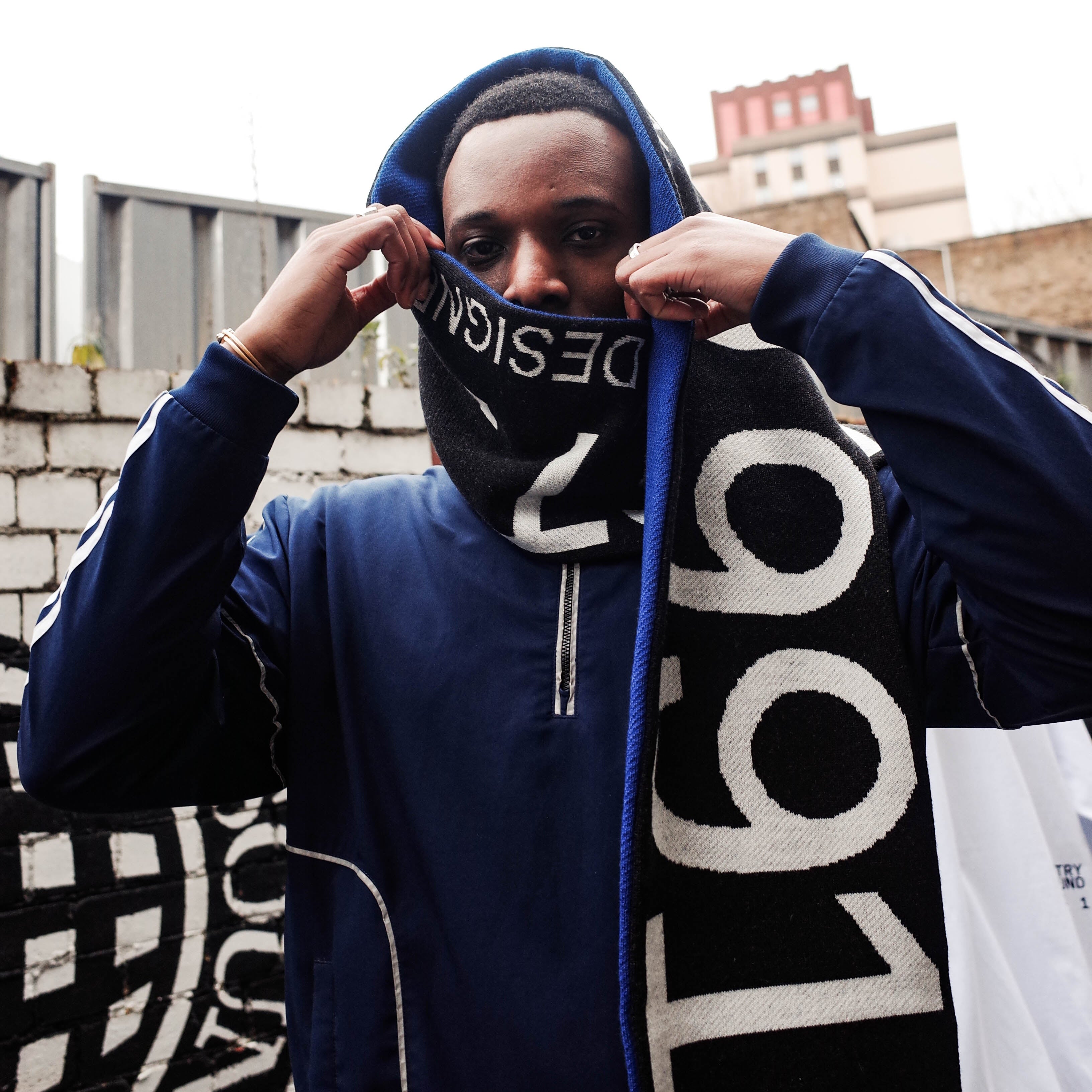 Established Scarf Black